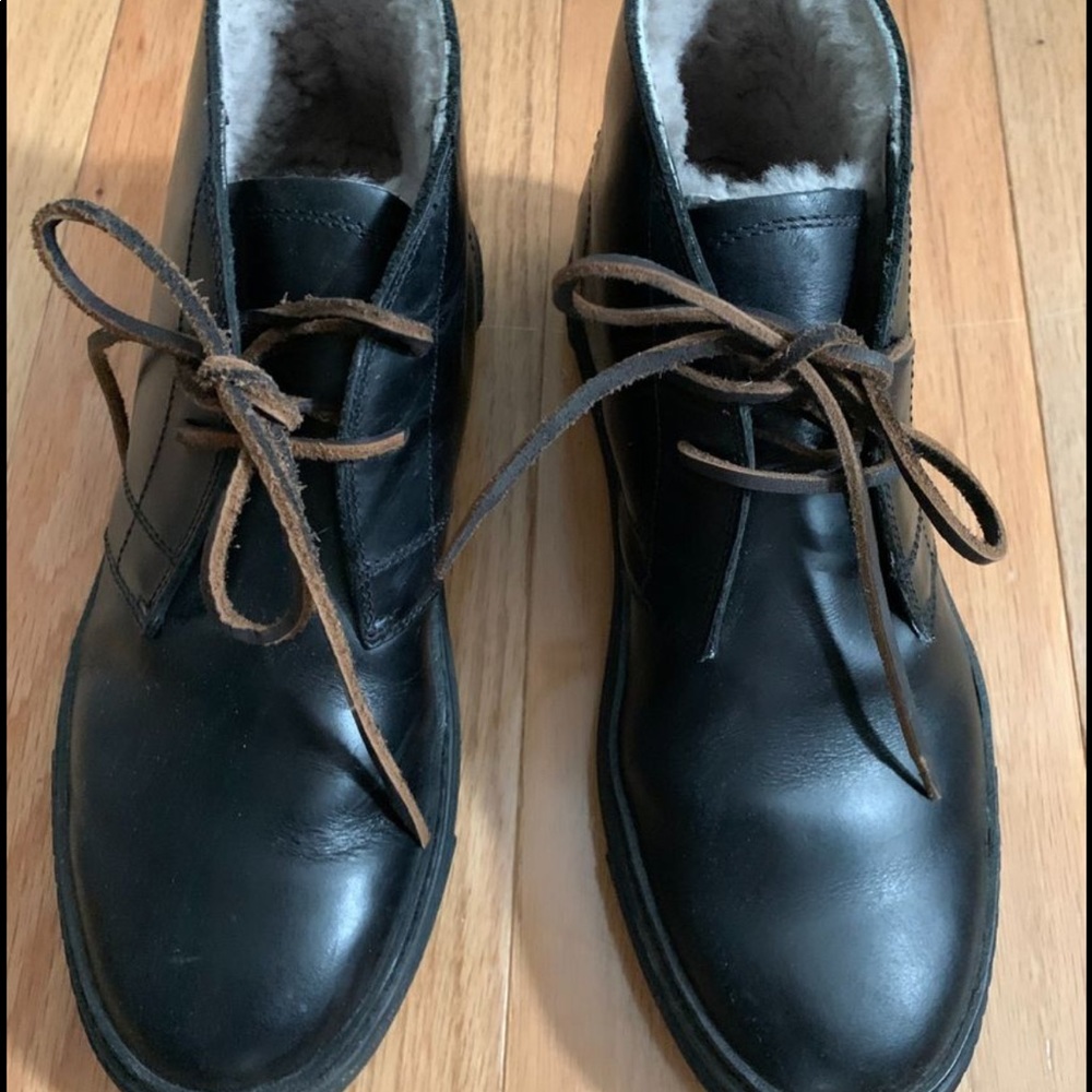 FRYE ESSEX SHEARLING LINED SHUKKA